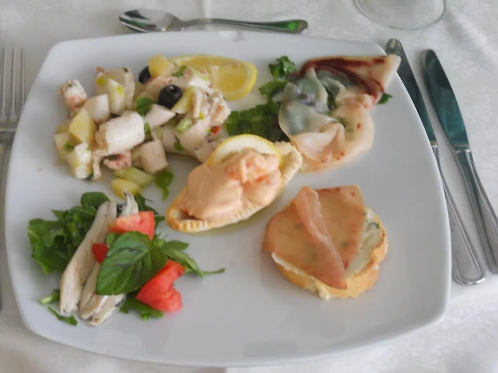 Hotel Cristallo Misano Adriatico 3*,  Ιταλία