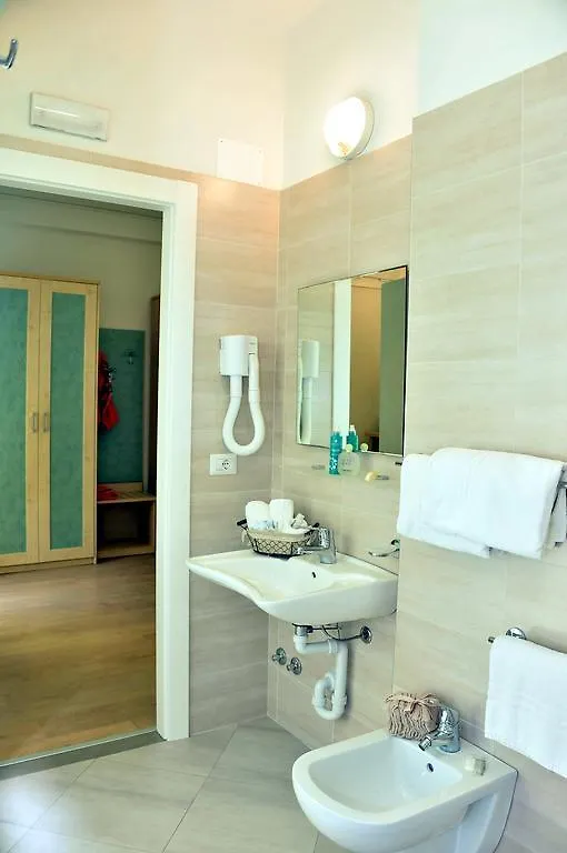 Hotel Cristallo Misano Adriatico 3*,
