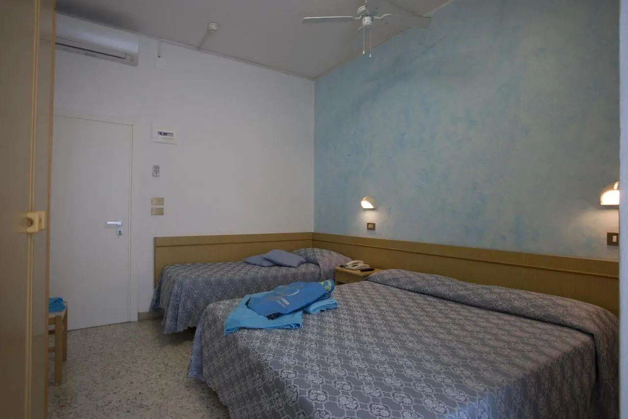 Hotel Cristallo Misano Adriatico 3*,